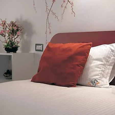 فندق مبيت وإفطار Elly's 4*